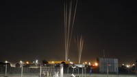 Seperti dilansir AFP, Rabu (12/5/2021), sirene serangan udara terdengar di seluruh daerah Tel Aviv dan ke pusat Israel, menurut keterangan tentara Israel. AP Photo/Ariel Schalit  