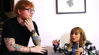 Taylor Swift memang dikenal sebagai seniman yang mudah berteman. Salah satunya pada project lagu Everything Has Change yang digarap bersama Ed Sheeran yang membuat mereka menjadi akrab. Foto: Instagram/taylorswift