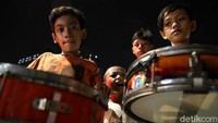 Selain itu kegiatan tersebut merupakan ekspresi kegembiraan bagi mereka karena telah melewati puasa di bulan suci Ramadhan selama 30 hari. 
