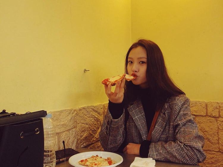 Cantiknya Go Min Si Pemeran Youth of May Saat Kulineran