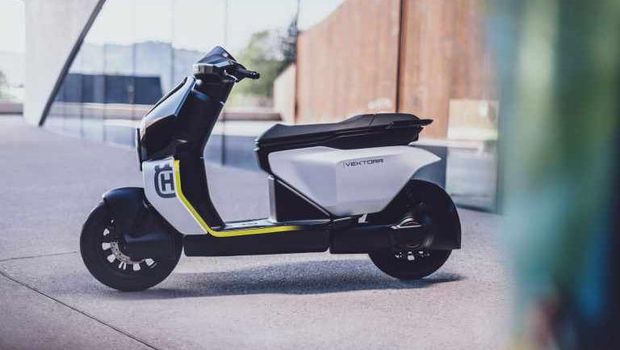 setelah menggoda dengan memperkenalkan motor listrik pertama mereka E-Pilen pada bulan lalu, kini produsen motor asal Swedia ini kembali memperkealkan motor listrik konsep kedua mereka Husqvarna Vektorr.