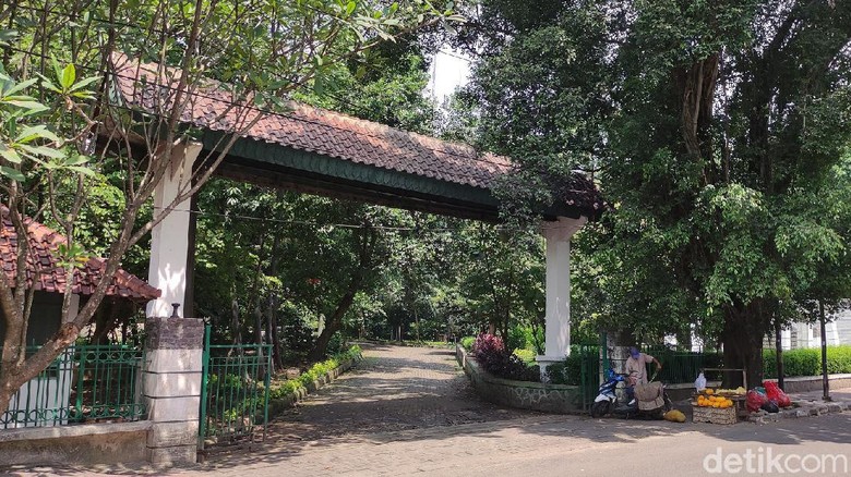 Hutan Kota Srengseng Hutan Kota Srengseng