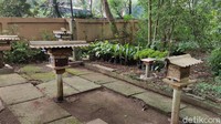 Ada budidaya lebah klanceng jenis torasika semenjak pandemi. Bisa sedot langsung. Per pot Rp 10 ribu. Anak sekolah Rp 5 ribu, terang Shahnan menambahkan.