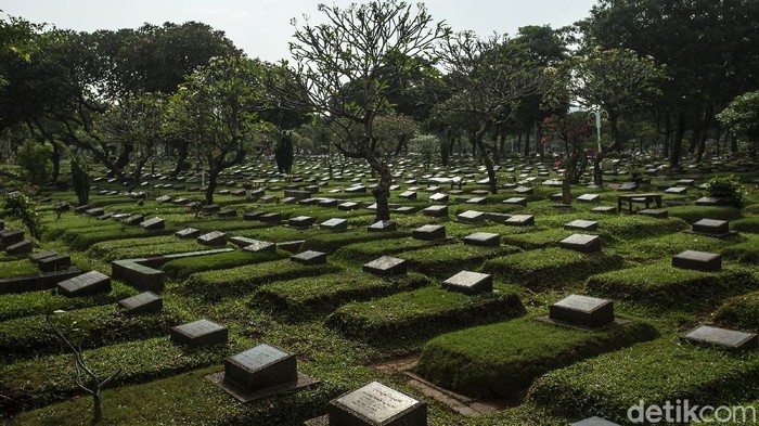 Ingat, Aktivitas Ziarah di TPU Jakarta Ditutup Selama Lebaran Kegiatan ziarah di TPU wilayah Jabodetabek ditiadakan sejak Rabu (12/5) hingga 16 Mei mendatang. Kondisi TPU Karet Bivak, Tanah Abang, Jakarta Pusat, sepi dari peziarah.