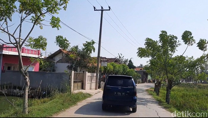 Jalur tikus menghindari pos penyekatan Kedungwaringin Kabupaten Bekasi. (Yogi Ernes/detikcom)