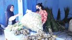 Jelang Lebaran, Warga Kampung Ketupat Bogor Banjir Orderan