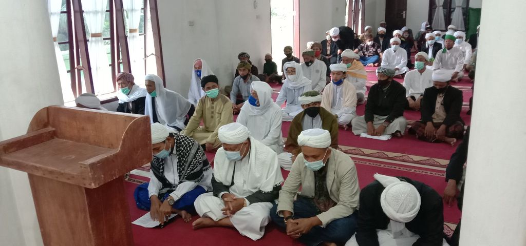 Jemaah Naqsabandiyah gelar Salat Id di Sumut