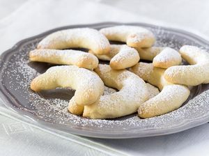 Berapa Sih Kalori Seporsi Opor dan Kue Kering?