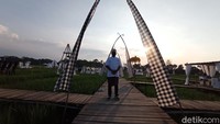 Tak hanya itu, pengunjung juga bisa menikmati keindahan senja. Sensasi yang begitu luar biasa. Rasanya bak menikmati senja di Ubud, Bali. (Sudirman Wamad/detikTravel)