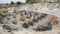 Banyak ahli percaya bahwa jumlah resmi orang yang meninggal di India, yang memiliki salah satu sistem perawatan kesehatan paling miskin di dunia, masih terlalu rendah.