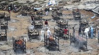 Beberapa hari ini, bahkan banyak jenazah ditemukan terapung dan terdampar di tepi Sungai Gangga. Banyak yang percaya mayat itu adalah pasien Covid-19 yang datang dari Uttar Pradesh.