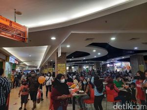Lebaran Sudah di Depan Mata, Mal Surabaya Masih Dipadati Warga