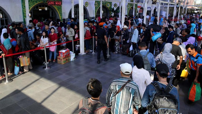 Melihat Lagi Hiruk-pikuk Mudik Sebelum Pandemi Melihat Lagi Hiruk-pikuk Mudik Sebelum Pandemi