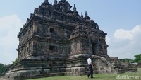 Di Klaten ada 62 objek wisata baik alam maupun air, termasuk dua candi tersebut.  