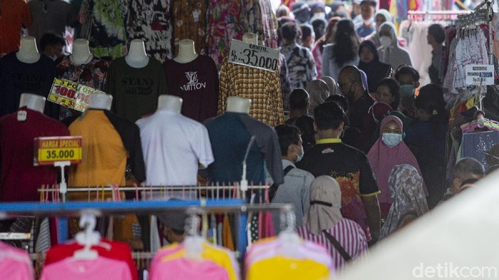 Foto Foto Pkl Tanah Abang Gelar Lapak Di Trotoar 4169