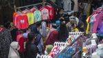 Foto-foto PKL Tanah Abang Gelar Lapak di Trotoar