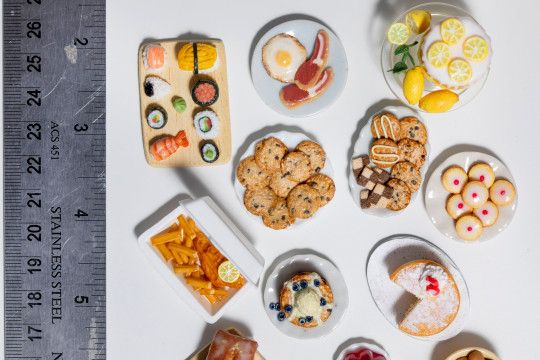 Iseng Bikin Miniatur Makanan, Ibu Ini Malah Kebanjiran Pesanan
