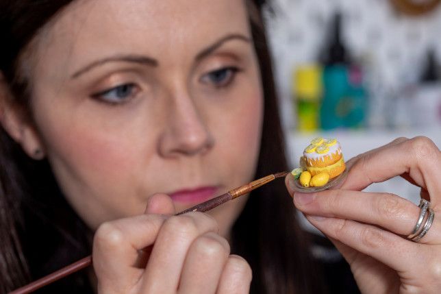 Iseng Bikin Miniatur Makanan, Ibu Ini Malah Kebanjiran Pesanan