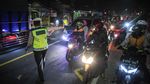 Padatnya Arus Mudik di Penyekatan Jalur Selatan
