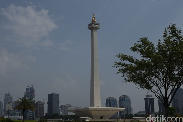 Kawasan Monas, Jakarta, akan ditutup selama libur Lebaran. Hal itu dilakukan sejak PPKM Mikro pada Maret 2021 lalu.