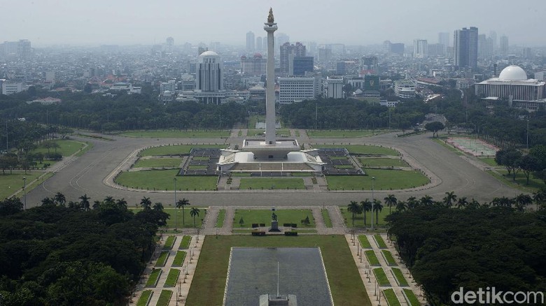 Kawasan Monas, Jakarta, akan ditutup selama libur Lebaran. Hal itu dilakukan sejak PPKM Mikro pada Maret 2021 lalu.