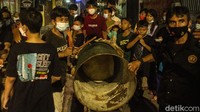 Sejumlah warga Sawah Besar, Jakarta menggelar takbiran keliling, Rabu (12/5/2021).