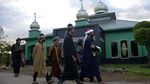 Jamaah Ini Salat Idul Fitri Lebih Awal
