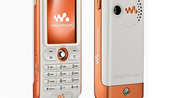 Sony Ericsson W200 yang rilis di 2007 mengunggulkan sektor audio dengan embel-embel walkman dan sukses di kalangan anak muda. Foto: Unwired View