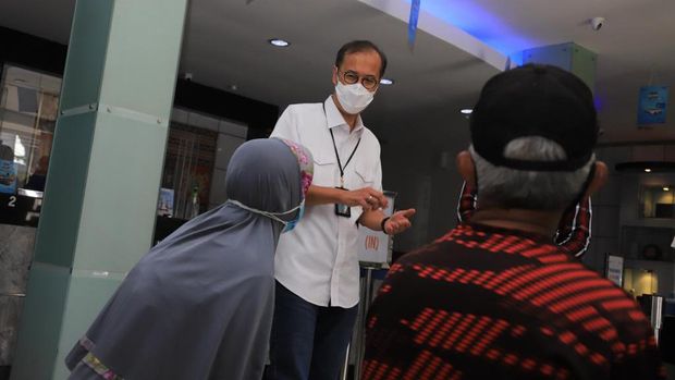 Wakil Direktur Utama BRI Catur Budi Harto berkunjung ke Kantor Cabang (KC) Bogor Dewi Sartika, Rabu (12/5). (Dok. BRI