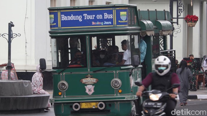 Bandung Tour On Bus (Bandros)