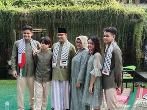 Arti Bendera Palestina yang Dipakai Anies dalam Serban saat Sholat Ied