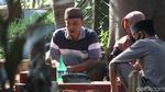 Kala Warga Bandung Ramai-ramai Ziarah Kubur di Momen Lebaran