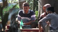 Seperti diketahui Kabupaten Bandung masuk dalam zona kuning COVID-19. Kegiatan ziarah kubur pun dapat dilakukan oleh warga di Kabupaten Bandung dengan menerapkan protokol kesehatan ketat.