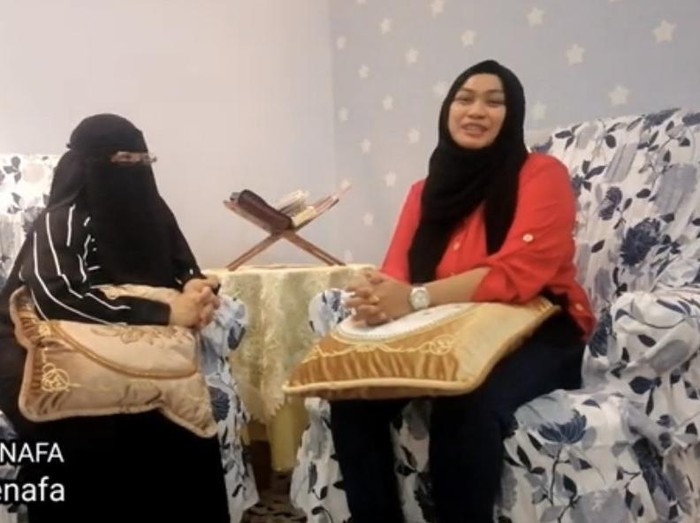 Kisah TKW yang menikah dengan orang Pakistan yang kaya raya setelah kecewa dengan pria Indonesia. Kisah TKW yang menikah dengan orang Pakistan yang kaya raya setelah kecewa dengan pria Indonesia.
