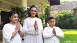 Potret Krisdayanti Rayakan Lebaran Tanpa Raul Lemos