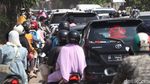 Lalin Perbatasan Bandung Ramai di Tengah Larangan Mudik Lokal