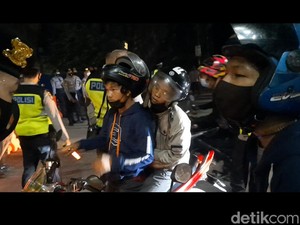 Dalih Ortu Sakit Saat di Pos Penyekatan, Pemudik: Kalau Bapak Saya Mati Gimana?