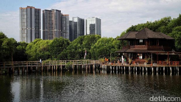 Libur Lebaran kerap dimanfaatkan masyarakat untuk berwisata bersama keluarga. Di PIK, kawasan ekowisata berbasis hutan mangrove ini cocok untuk libur Lebaran.