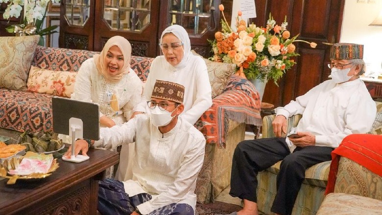 Menparekraf Sandiaga Uno Menparekraf Sandiaga Uno