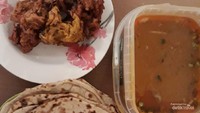 Lamb Tikka Masala dan Naan Bread yang diberikan gratis oleh restoran Pakistan untuk buka puasa