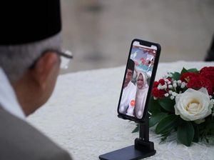 Momen Jokowi-Maruf Silaturahmi Lebaran Lewat Video Call