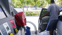 Aksi panik beli bahan bakar minyak (BBM) tersebut terjadi setelah jaringan pipa minyak terbesar AS, Colonial Pipeline, menjadi sasaran serangan siber beberapa waktu lalu. AP Photo/Marta Lavandier.