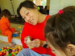 Gaya Apa Adanya Istri Zuckerberg yang Bikin Heran