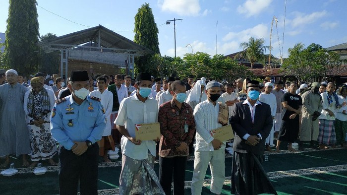 Ratusan napi di Bali melaksanakan ibadah salat Id