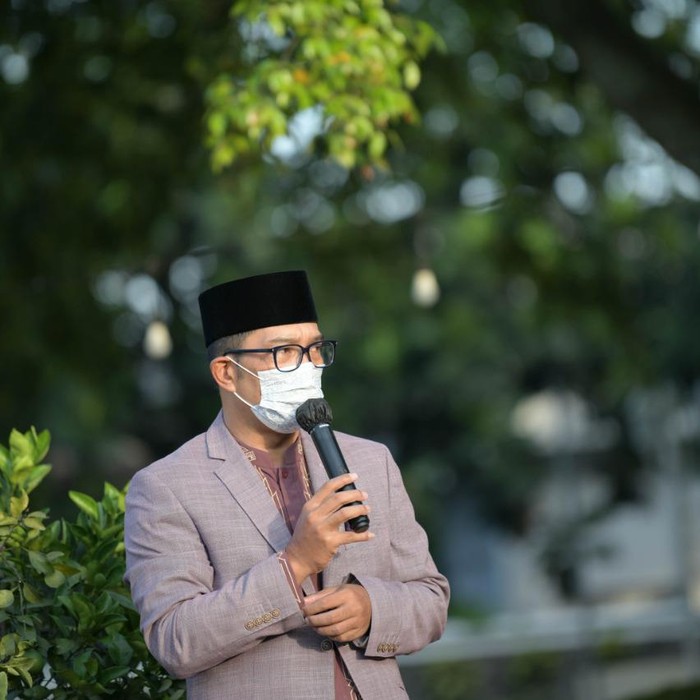Ridwan Kamil mengizinkan warga silaturahmi asalkan protokol kesehatan ketat