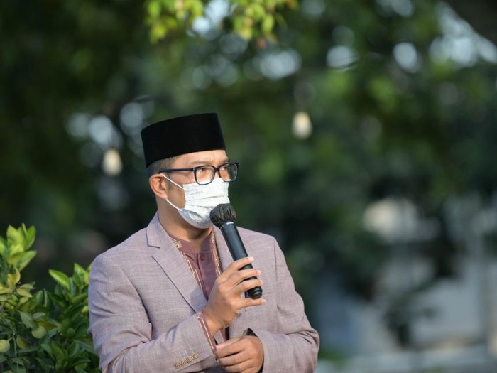 Ridwan Kamil mengizinkan warga silaturahmi asalkan protokol kesehatan ketat