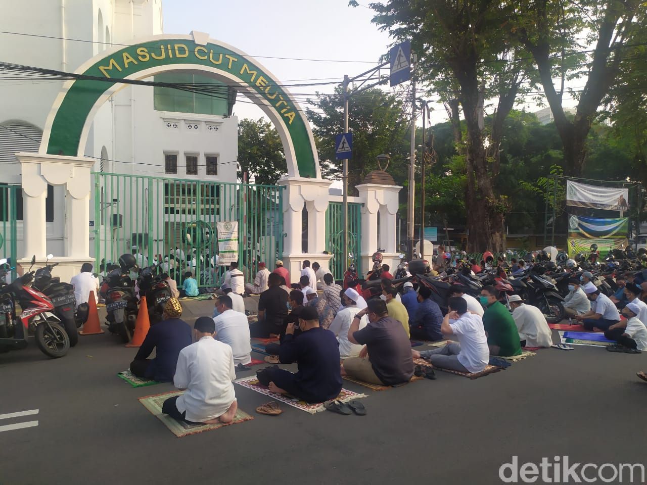 Salat Id Lebaran 1422 H di Masjid Cut Meutia, 13 Mei 2021