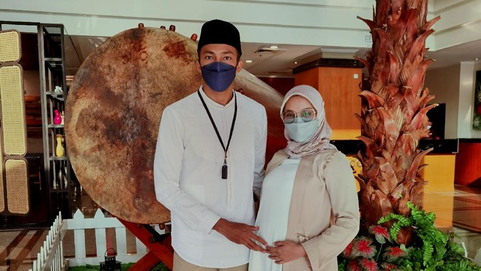 Sapwaturrahman merayakan Idul Fitri di kamar Hotel.