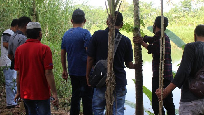 seorang pria tewas di di dasar sungai diduga mabuk