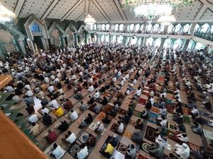 Pimpinan Masjid Al Markaz Makassar Sebut Salat Id Diikuti 10.000 Jemaah